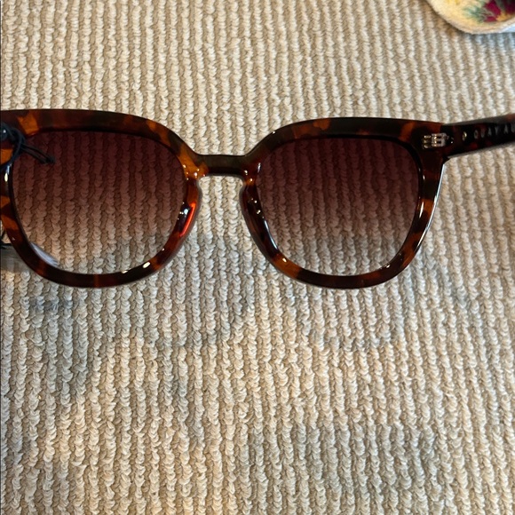 NWT Quay Australia noosa 125 Tortoise Sunglasses - Picture 13 of 13